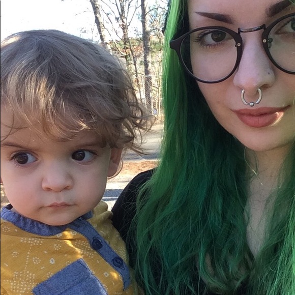 Meet your Posher, Michelle - Picture 1 of 1